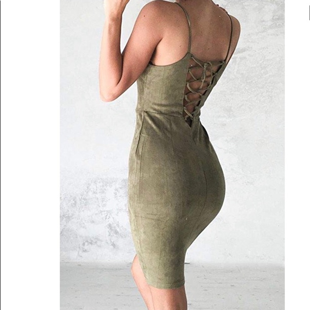 ✨Restock✨Spaghetti Strap Bodycon Midi Dress - Picture 2 of 8